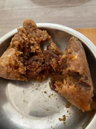 Daotingzhai Fresh Pork Rice Dumplings 250g × 8 — Handmade Five-Spice Pork & Double Salted Egg Yolk Zongzi photo review